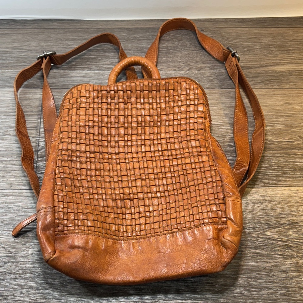 Vilenca Holland Brown Leather Backpack - Picture 2 of 11